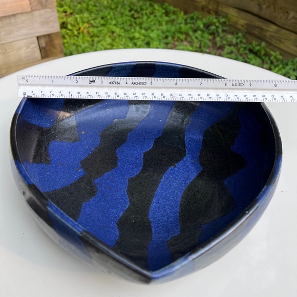 Set of Three (3) Nesting bowls hand thrown and signed with a makers mark pinched - Picture 2 of 15